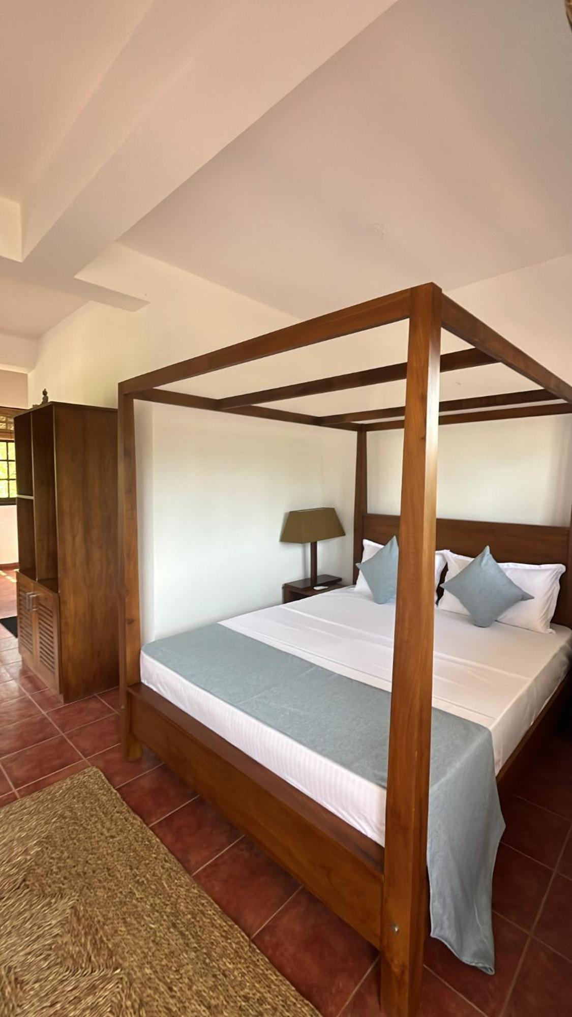 Beach Club Apartments Induruwa Eksteriør bilde