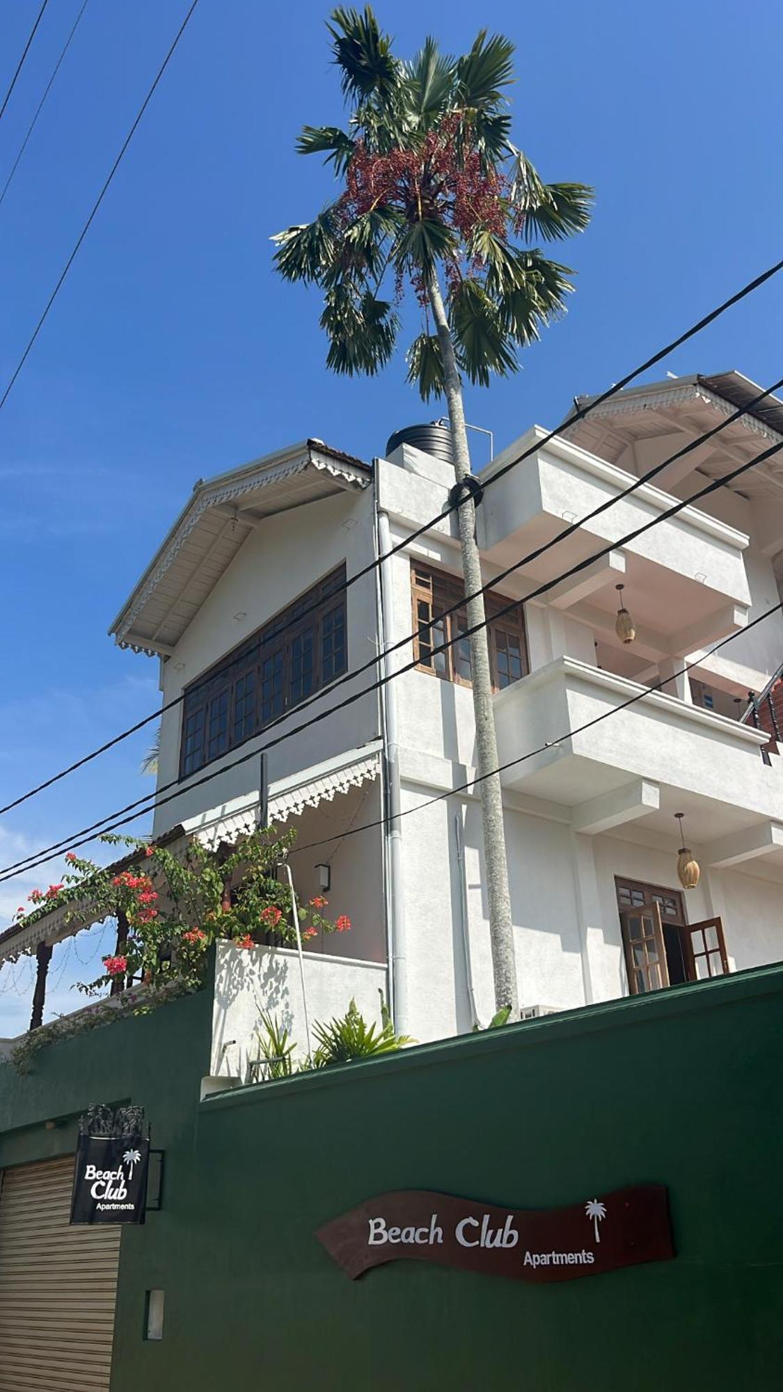Beach Club Apartments Induruwa Eksteriør bilde