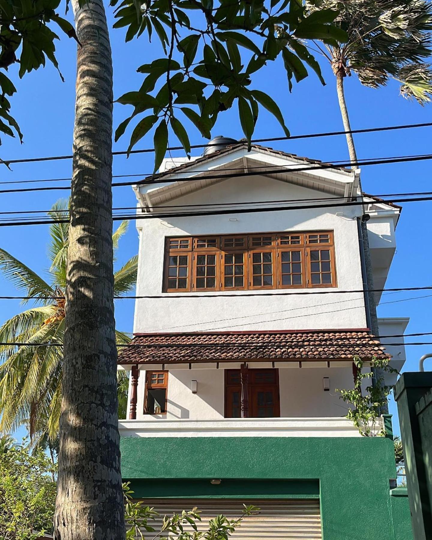 Beach Club Apartments Induruwa Eksteriør bilde