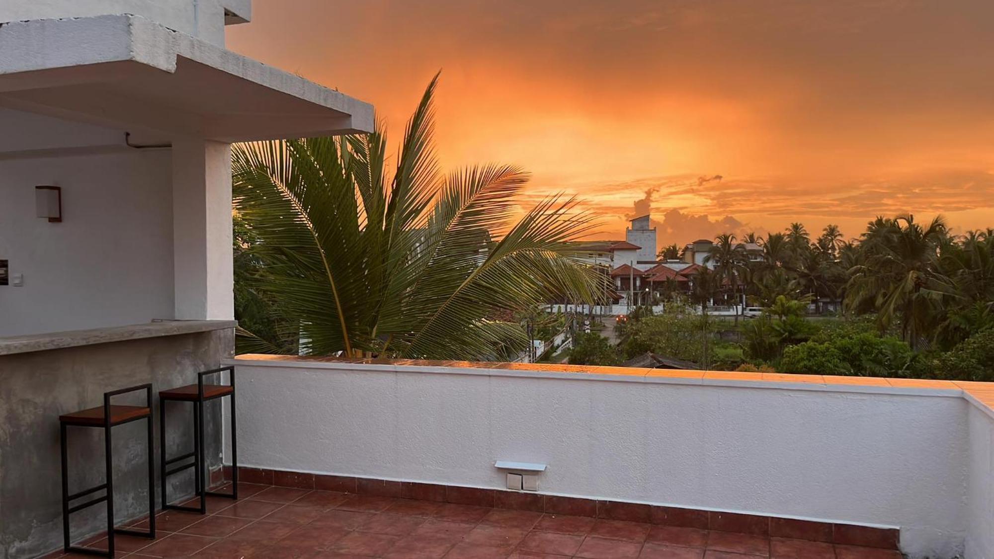 Beach Club Apartments Induruwa Eksteriør bilde