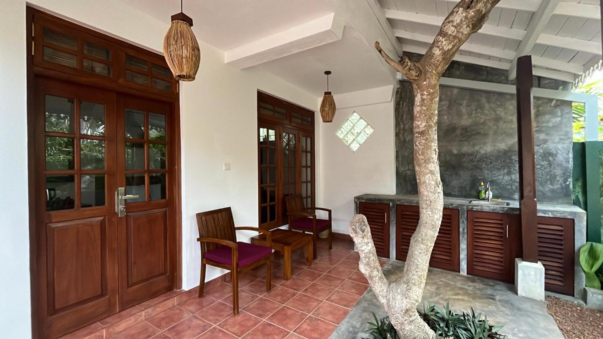 Beach Club Apartments Induruwa Eksteriør bilde