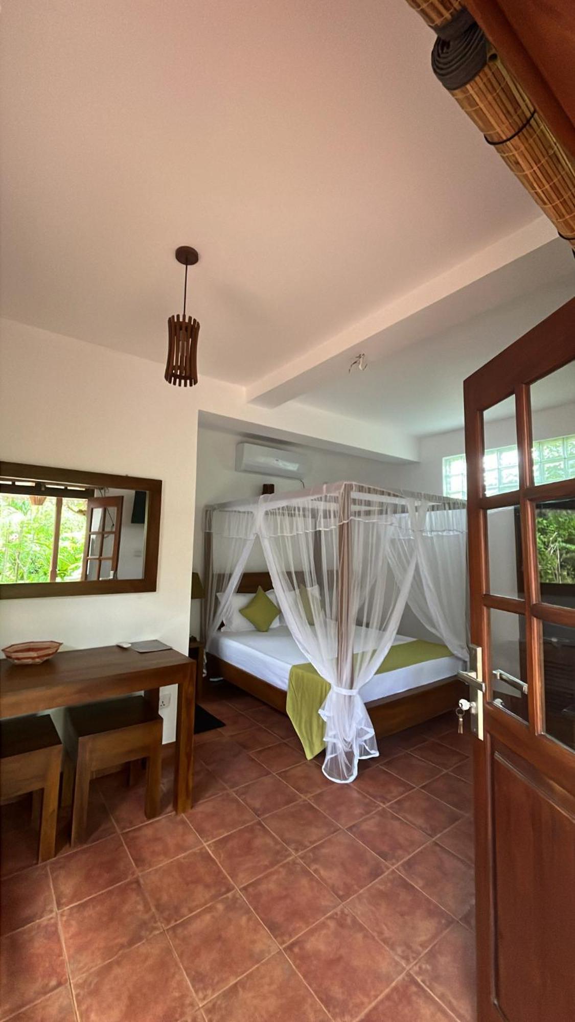 Beach Club Apartments Induruwa Eksteriør bilde