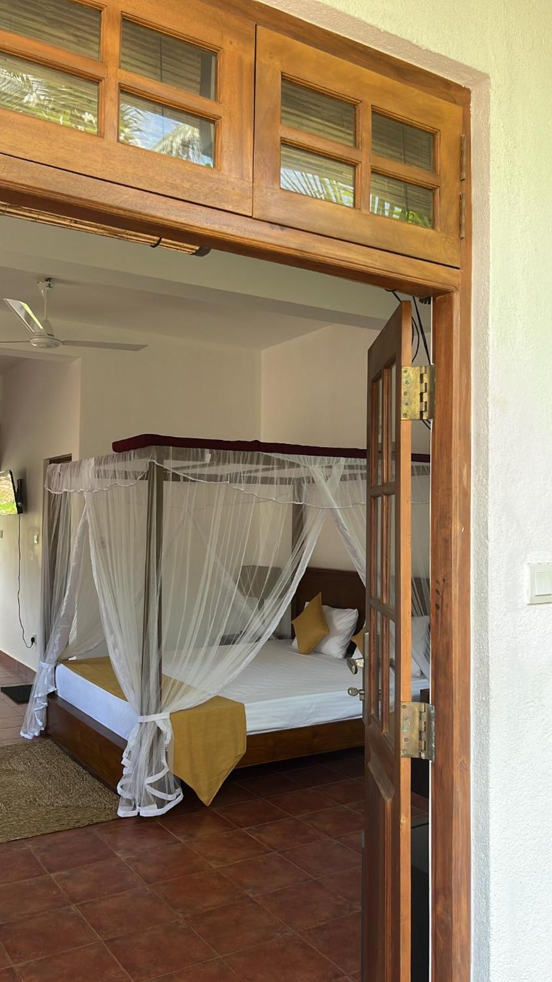 Beach Club Apartments Induruwa Eksteriør bilde